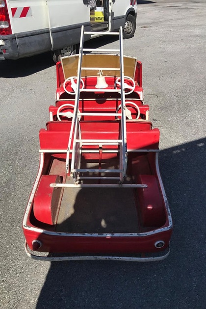 Voiture de pompier échelle