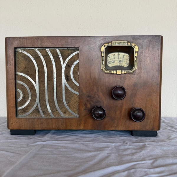 Poste de radio ancien &Eacute;mouzy 2