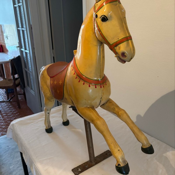cheval crème 1
